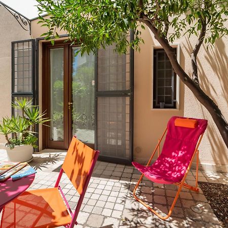 Garden House, Appartamento Con Giardino A Фазано Екстериор снимка