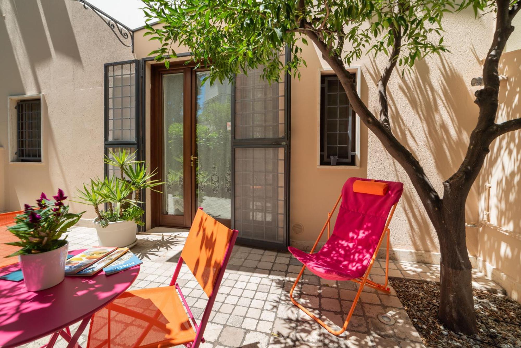 Garden House, Appartamento Con Giardino A Фазано Екстериор снимка